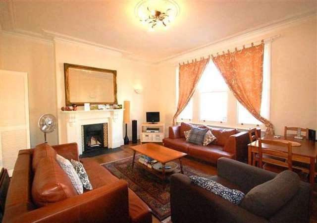  Image of 2 bedroom Maisonette to rent in Putney Bridge Road London SW15 at Putney, SW15 2PT