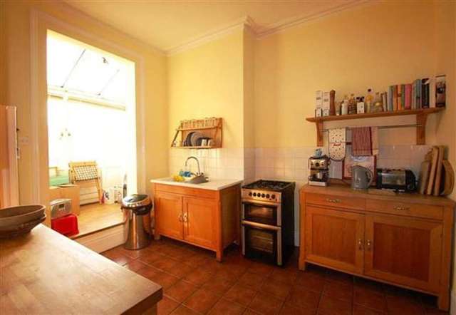  Image of 2 bedroom Maisonette to rent in Putney Bridge Road London SW15 at Putney, SW15 2PT