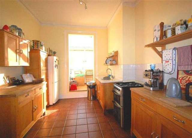  Image of 2 bedroom Maisonette to rent in Putney Bridge Road London SW15 at Putney, SW15 2PT
