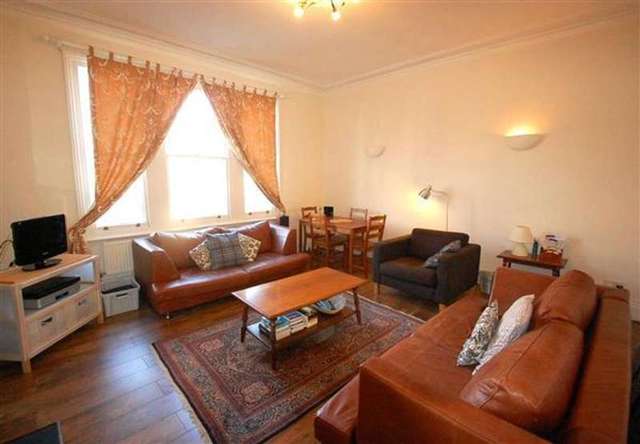  Image of 2 bedroom Maisonette to rent in Putney Bridge Road London SW15 at Putney, SW15 2PT