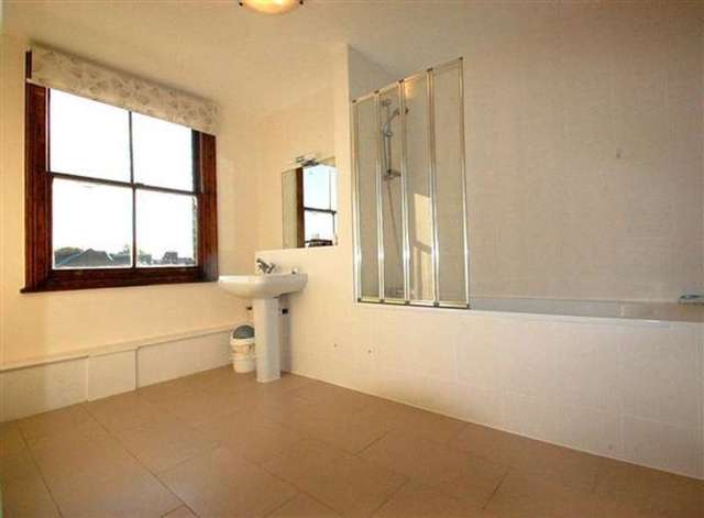 Image of 2 bedroom Maisonette to rent in Putney Bridge Road London SW15 at Putney, SW15 2PT