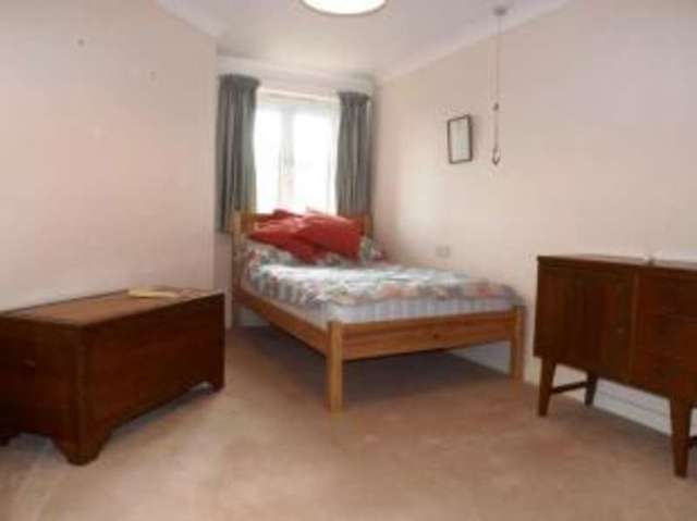  Image of 1 bedroom Flat for sale in Queens Crescent Southsea PO5 at Queens Crescent Southsea Portsmouth, PO5 3HZ