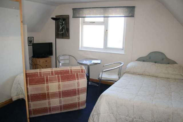  Image of 6 bedroom Terraced house for sale in Queens Gardens Broadstairs CT10 at Queens Gardens  Broadstairs, CT10 1QE