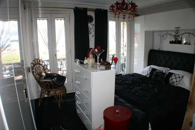  Image of 6 bedroom Terraced house for sale in Queens Gardens Broadstairs CT10 at Queens Gardens  Broadstairs, CT10 1QE