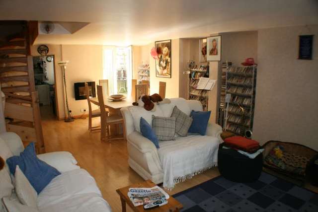  Image of 6 bedroom Terraced house for sale in Queens Gardens Broadstairs CT10 at Queens Gardens  Broadstairs, CT10 1QE