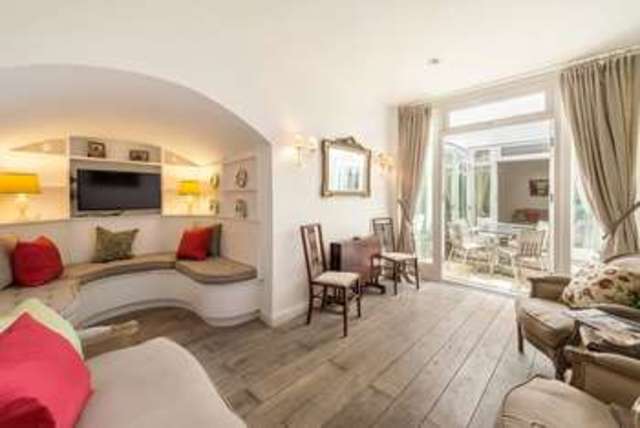  Image of 3 bedroom Mews for sale in Queen