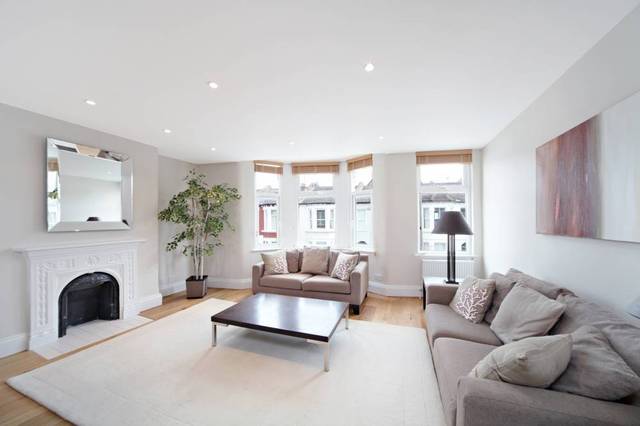  Image of 3 bedroom Flat to rent in Querrin Street London SW6 at Querrin Street  London, SW6 2SJ