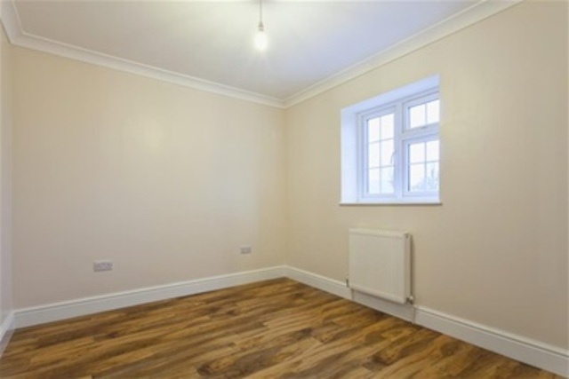  Image of 2 bedroom Flat to rent in Wensley Road Reading RG1 at Reading, RG1 6DJ