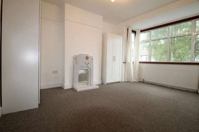  Image of 3 bedroom Detached house to rent in Ranfurly Road Sutton SM1 at Sutton, SM1 3JB