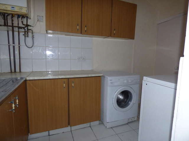  Image of 2 bedroom Terraced house to rent in Recreation Terrace Leeds LS11 at Holbeck Leeds West Yorkshire, LS11 0AW