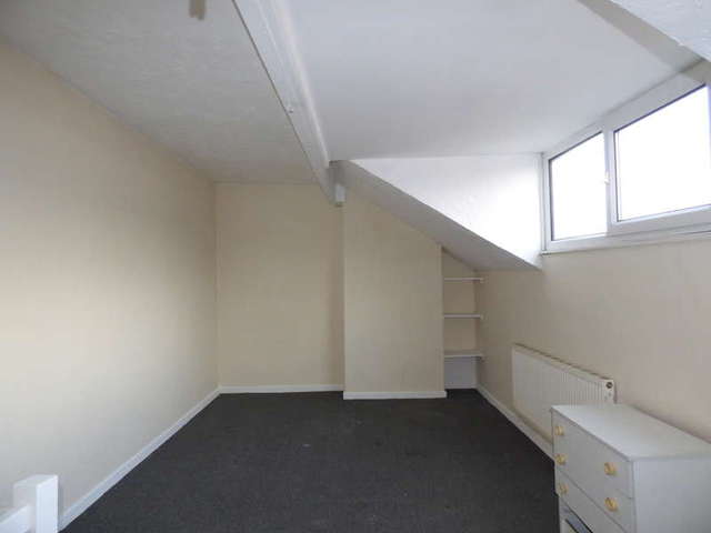  Image of 2 bedroom Terraced house to rent in Recreation Terrace Leeds LS11 at Holbeck Leeds West Yorkshire, LS11 0AW