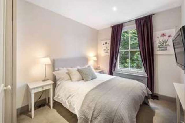  Image of 2 bedroom Flat for sale in Redcliffe Gardens London SW10 at London  Cheyne Walk, SW10 9BG
