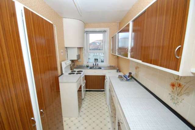  Image of 2 bedroom Flat for sale in Redpath Drive Glasgow G52 at Redpath Drive  Cardonald, G52 2HE