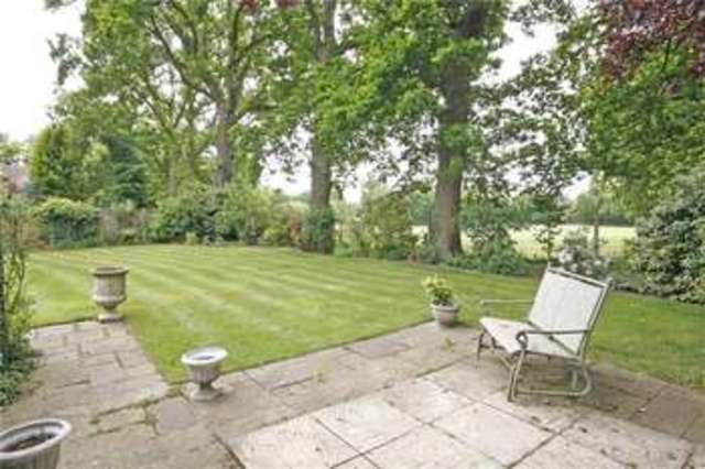  Image of 6 bedroom Detached house for sale in Redwing Gardens West Byfleet KT14 at West Byfleet Surrey West Byfleet, KT14 6QJ