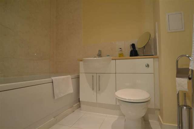 Image of 1 bedroom Apartment to rent in Durnsford Road London SW19 at Haydons Road, SW19 8GU