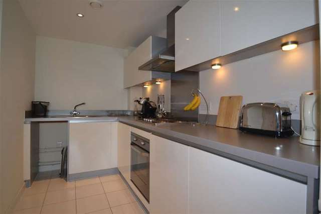  Image of 1 bedroom Apartment to rent in Durnsford Road London SW19 at Haydons Road, SW19 8GU