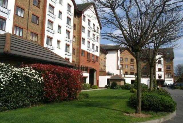  Image of 2 bedroom Apartment to rent in Sopwith Way Kingston upon Thames KT2 at Sopwith Way  London, KT2 5AG