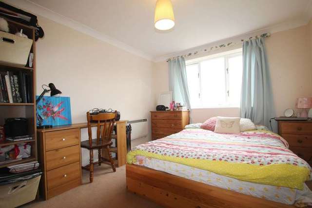  Image of 2 bedroom Apartment to rent in Sopwith Way Kingston upon Thames KT2 at Sopwith Way  London, KT2 5AG
