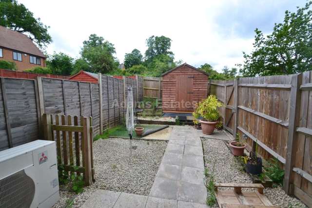  Image of 2 bedroom Town House to rent in Regis Park Road Earley Reading RG6 at Regis Park Road  Reading, RG6 7AD