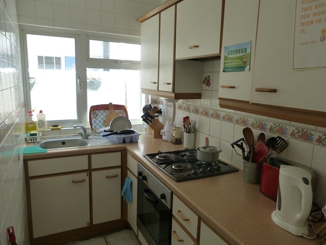 Image of 5 bedroom House Share to rent in Cavendish Road Colliers Wood London SW19 at Cavendish road  Colliers Wood, SW19 2EU