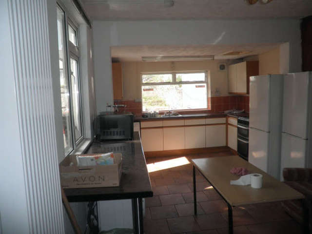  Image of 6 bedroom Terraced house to rent in Richard Street Cathays Cardiff CF24 at Richards Street  Cardiff, CF24 4DA