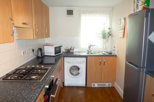  Image of 2 bedroom Flat to rent in Stubbington Avenue Portsmouth PO2 at Stubbington Avenue  Portsmouth, PO2 0JG