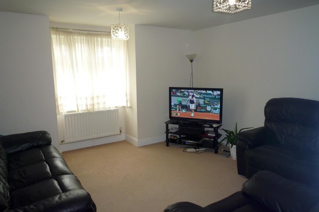  Image of 2 bedroom Flat to rent in Stubbington Avenue Portsmouth PO2 at Stubbington Avenue  Portsmouth, PO2 0JG