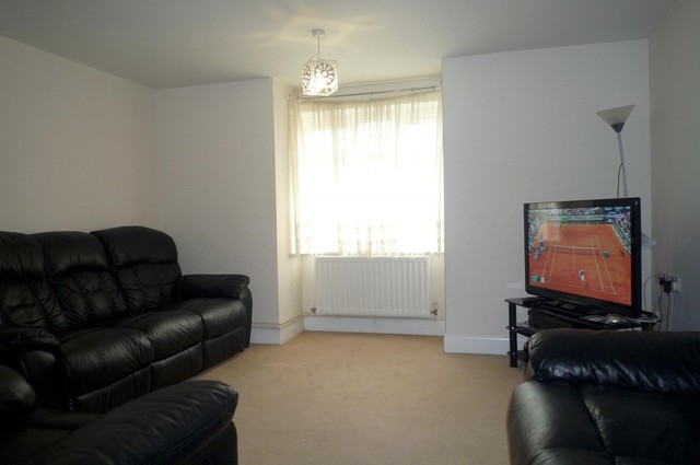  Image of 2 bedroom Flat to rent in Stubbington Avenue Portsmouth PO2 at Stubbington Avenue  Portsmouth, PO2 0JG