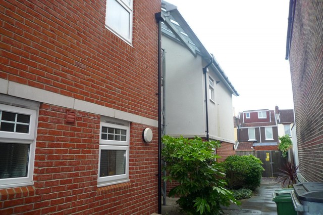  Image of 2 bedroom Flat to rent in Stubbington Avenue Portsmouth PO2 at Stubbington Avenue  Portsmouth, PO2 0JG