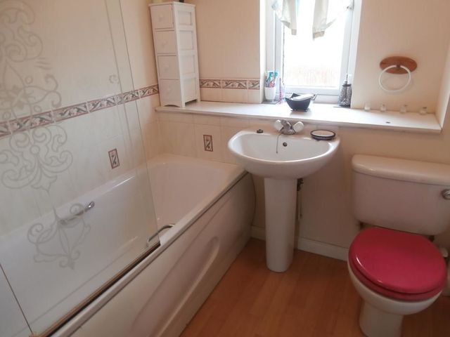  Image of 3 bedroom Flat to rent in Riverside Court Linlithgow Bridge Linlithgow EH49 at Linlithgow West Lothian West Lothian, EH49 7TJ