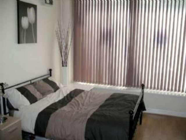  Image of 1 bedroom Studio flat to rent in Donald Street Cardiff CF24 at Donald Street Roath Cardiff, CF24 4TR