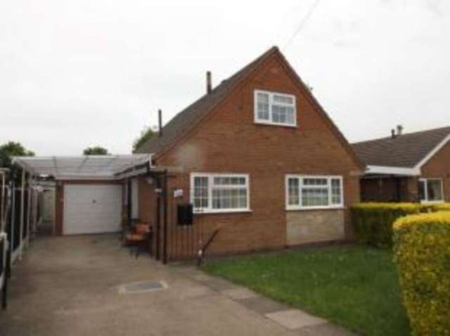  Image of 3 bedroom Bungalow for sale in Rolaine Close Mansfield Woodhouse Mansfield NG19 at Mansfield Woodhouse Mansfield Mansfield Woodhouse, NG19 8JQ