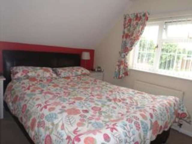  Image of 3 bedroom Bungalow for sale in Rolaine Close Mansfield Woodhouse Mansfield NG19 at Mansfield Woodhouse Mansfield Mansfield Woodhouse, NG19 8JQ