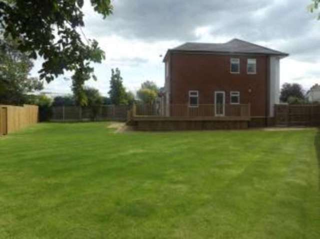  Image of 4 bedroom Detached house for sale in Gelsthorpe Road Collier Row Romford RM5 at Romford  Collier Row, RM5 2LX