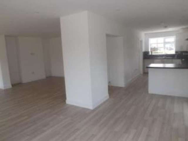  Image of 4 bedroom Detached house for sale in Gelsthorpe Road Collier Row Romford RM5 at Romford  Collier Row, RM5 2LX