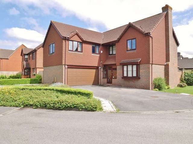  Image of 5 bedroom Detached house for sale in Rose Avenue Abingdon OX14 at Abingdon, OX14 1XX