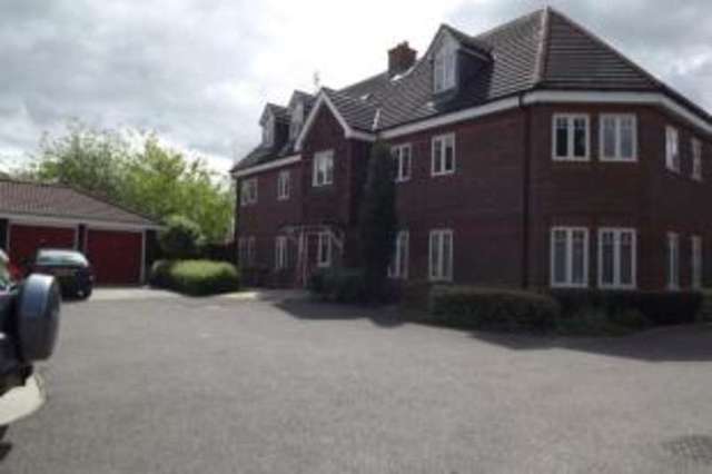  Image of 2 bedroom Flat for sale in Rosemead Gardens Crawley RH10 at Crawley West Sussex Three Bridges, RH10 6TY