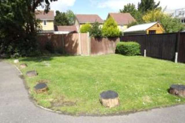  Image of 2 bedroom Flat for sale in Rosemead Gardens Crawley RH10 at Crawley West Sussex Three Bridges, RH10 6TY