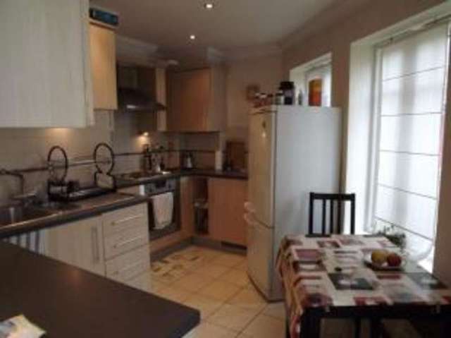  Image of 2 bedroom Flat for sale in Rosemead Gardens Crawley RH10 at Crawley West Sussex Three Bridges, RH10 6TY