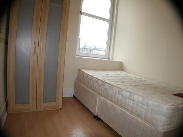  Image of 2 bedroom Flat to rent in Rosemount Viaduct Aberdeen AB25 at City Centre Aberdeen Aberdeen, AB25 1NT