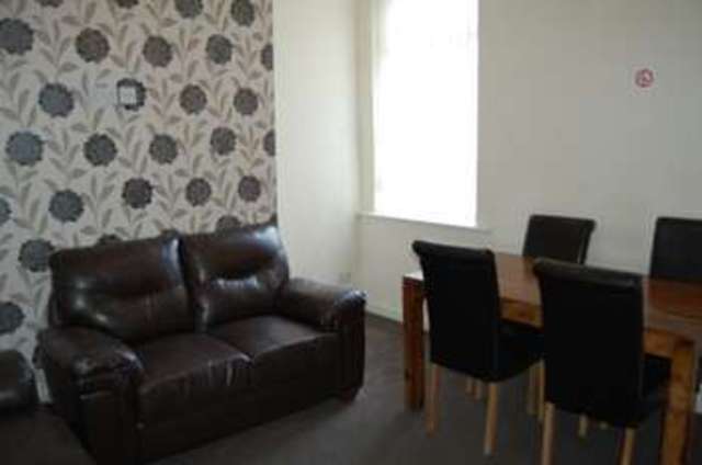  Image of 4 bedroom Property to rent in Rosslyn Street Aigburth Liverpool L17 at Rosslyn street Aigburth Liverpool, L17 7DN