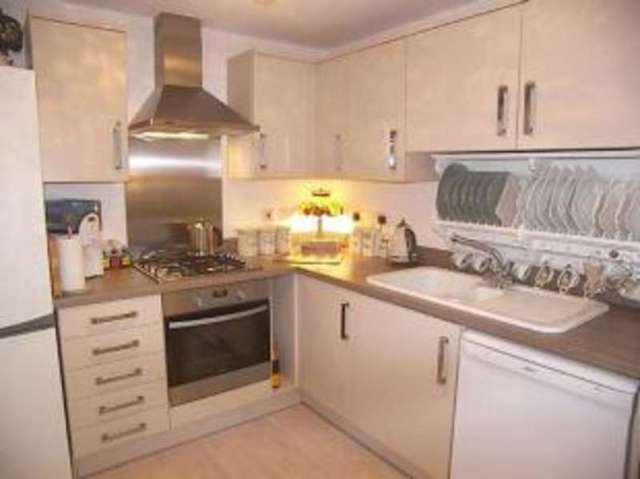  Image of 2 bedroom Terraced house for sale in Oaklands Avenue Rowland