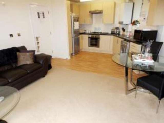  Image of 2 bedroom Flat for sale in Queen Marys Avenue Watford WD18 at Queen Marys Avenue Watford Watford, WD18 7JN