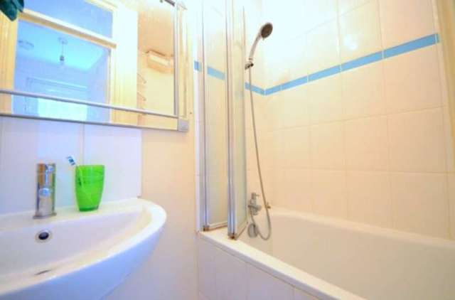 Image of 2 bedroom Maisonette to rent in Rufford Street London N1 at Rufford Street  Islington, N1 0AP
