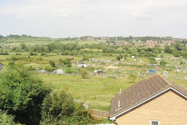  Image of 1 bedroom Flat to rent in Sarum Close Salisbury SP2 at Salisbury, SP2 7LF
