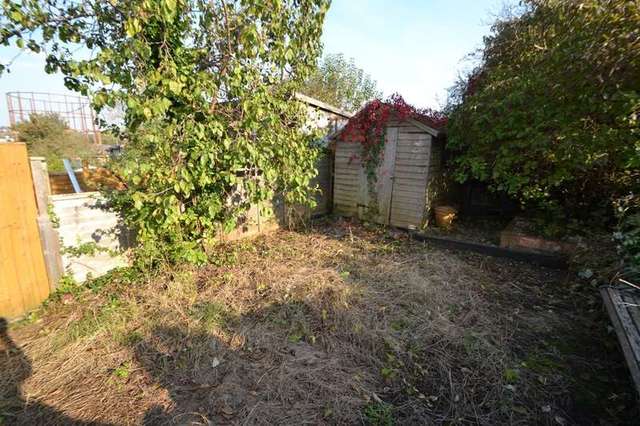  Image of 1 bedroom Flat to rent in Clifton Road Salisbury SP2 at Salisbury, SP2 7BS