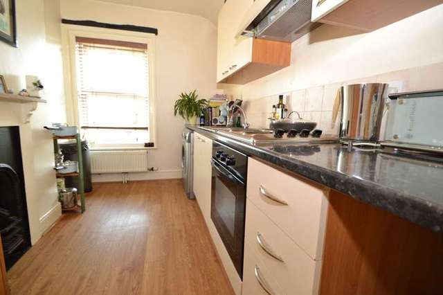  Image of 1 bedroom Flat to rent in Clifton Road Salisbury SP2 at Salisbury, SP2 7BS