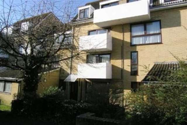  Image of 3 bedroom Flat to rent in Frogmore Fareham PO14 at Fareham, PO14 3DD