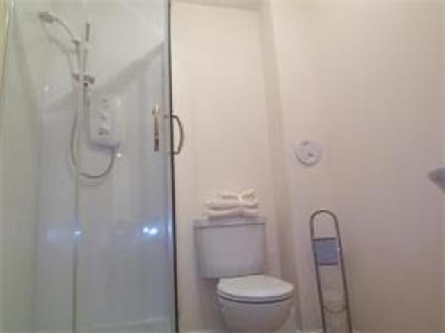  Image of 2 bedroom Flat to rent in Saucel Crescent Paisley PA1 at Paisley Renfrewshire Renfrewshire, PA1 1SX