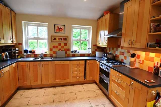  Image of 3 bedroom Semi-Detached house to rent in Selly Oak Road Bournville Birmingham B30 at Selly Oak Road Bournville Birmingham, B30 1LR